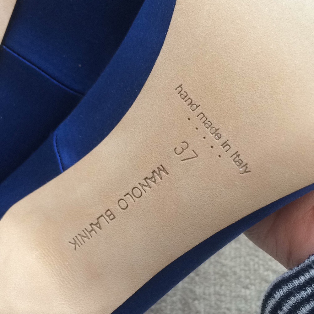 New blue Manolo Blahnik Hangisi pump, size 7 - Picture 5 of 8